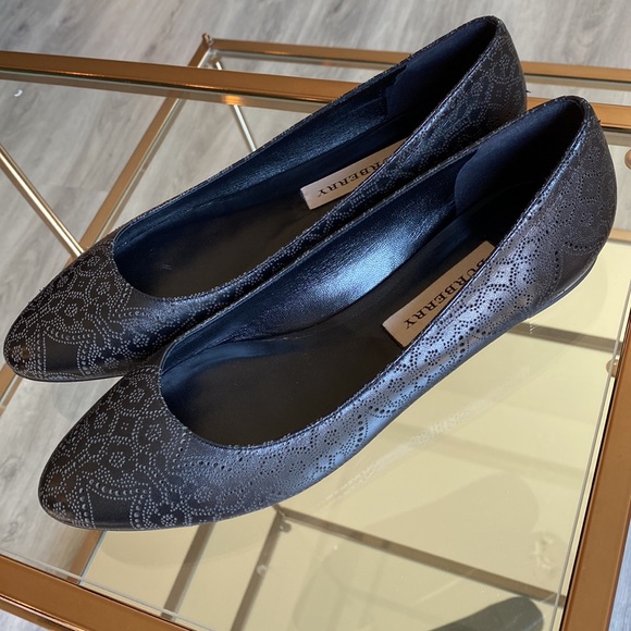 Authentic Burberry flat shoes - Picture 8 of 13